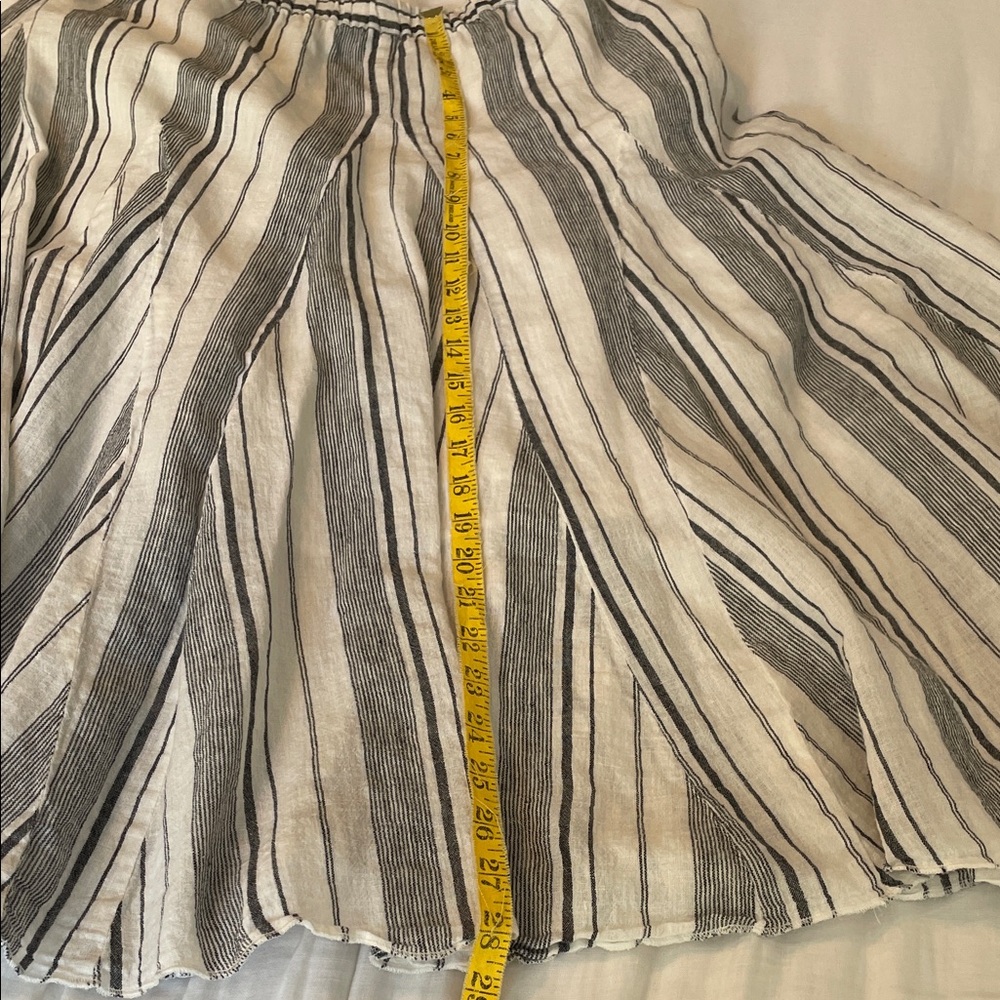 Neiman Marcus Cream and Gray Striped A-Line Midi Skirt - Picture 4 of 8